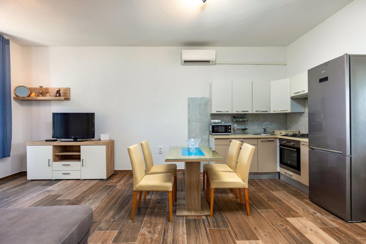 Top Central Apartments Pula Exterior foto